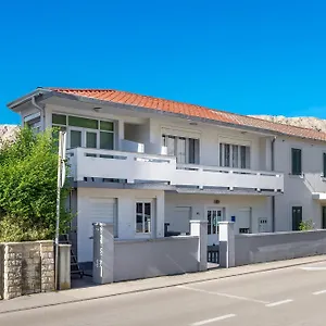 Apartment Nada & Ivan With Terrace, Baška